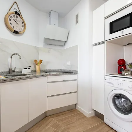 Malagasuite Cozy & Pool Apartment *