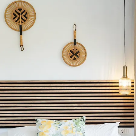 Malagasuite Cozy & Pool Apartment